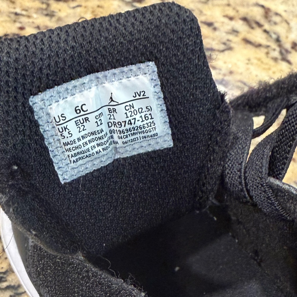 Kids Nike Sneakers - Picture 3 of 3